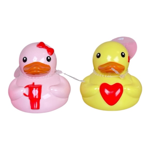 Target Bullseye Playground Valentines Day Ducks Set of 4 - Picture 4 of 4